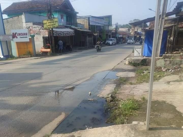 Air Comberan Kerap Meluap, Drainase Mampet di Tigaraksa Tangerang Dikeluhkan Warga