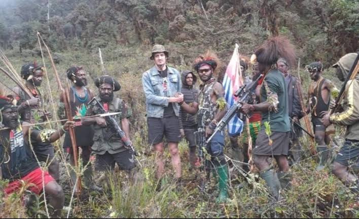 Bebaskan Pilot Susi Air yag Disandera KKB Papua, Wapres: Tidak Gunakan Sistem Dibumi-Hanguskan 