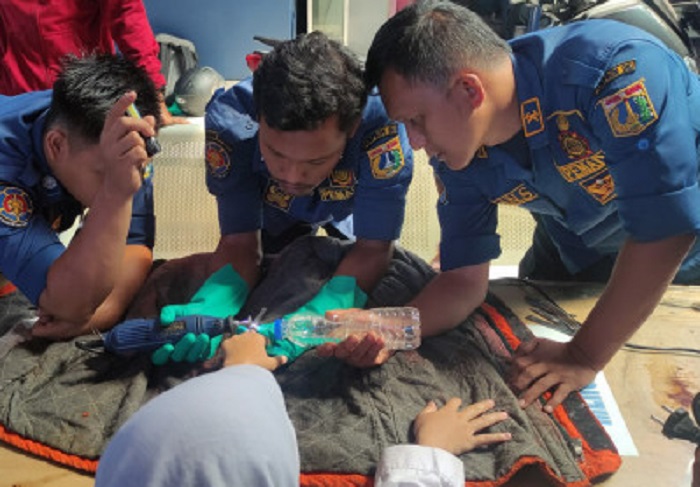 Bocah Perempuan Usia 8 Tahun Menangis di Kantor Tim Rescue Kembangan Jakarta Barat