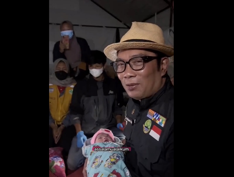 Kunjungi Ibu Melahirkan di Pengungsian Korban Gempa Cianjur, Ridwan Kamil Beri Nama 'Gempita Shalihah Kamil'