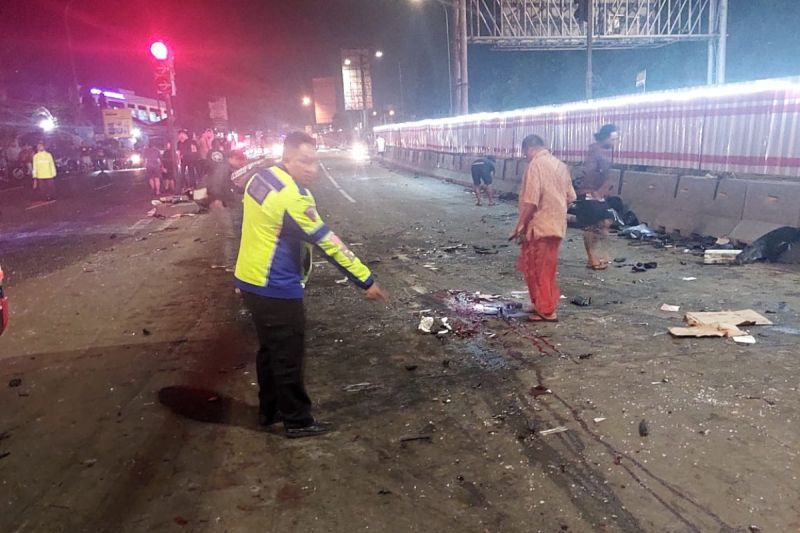 Kecelakaan Maut, Truk Tabrak Motor dan Mobil di Exit Tol Bawen Semarang 3 Orang Tewas 