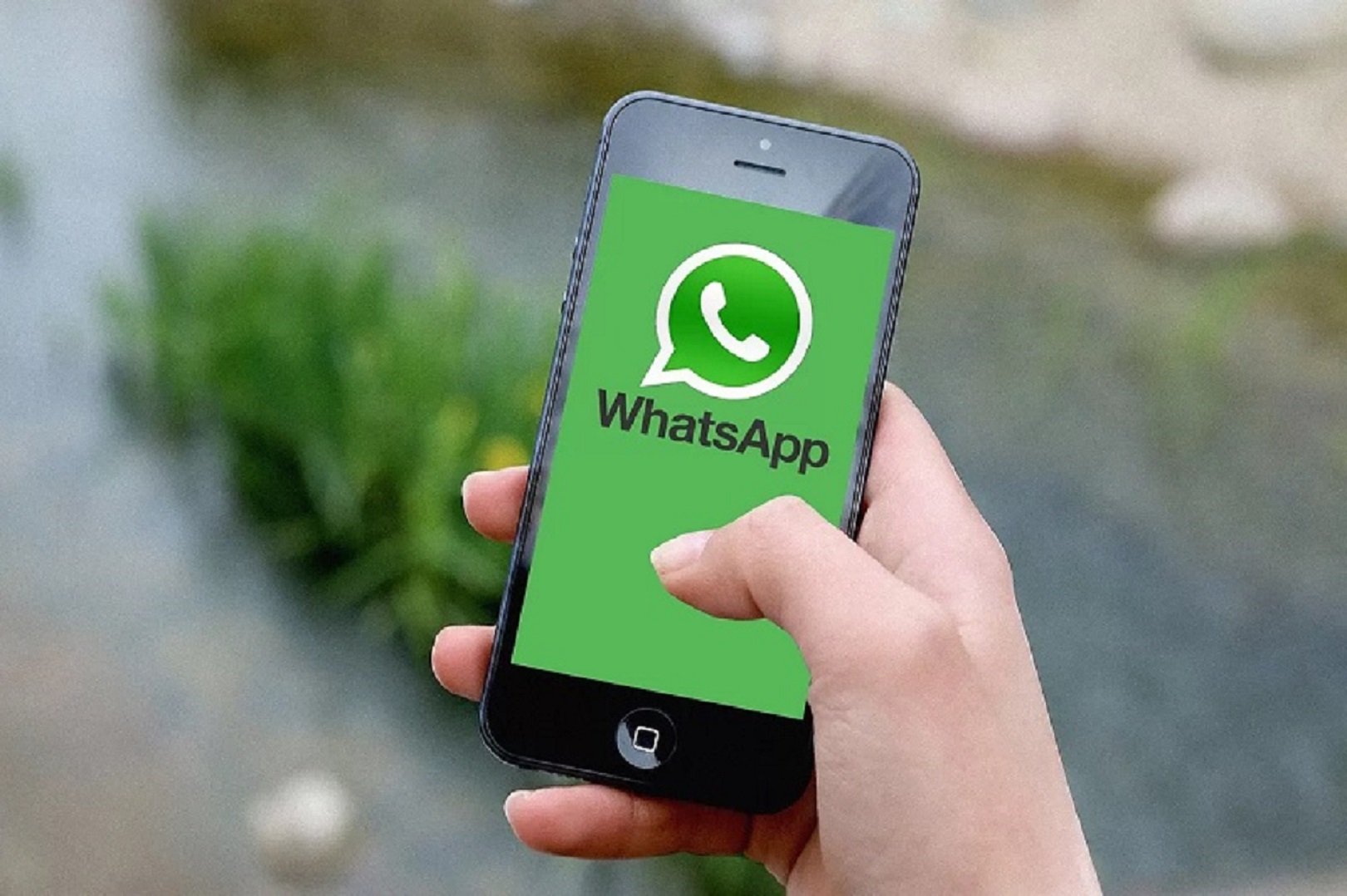 2 Cara Blur Chat WhatsApp Agar Tidak Diintip Orang