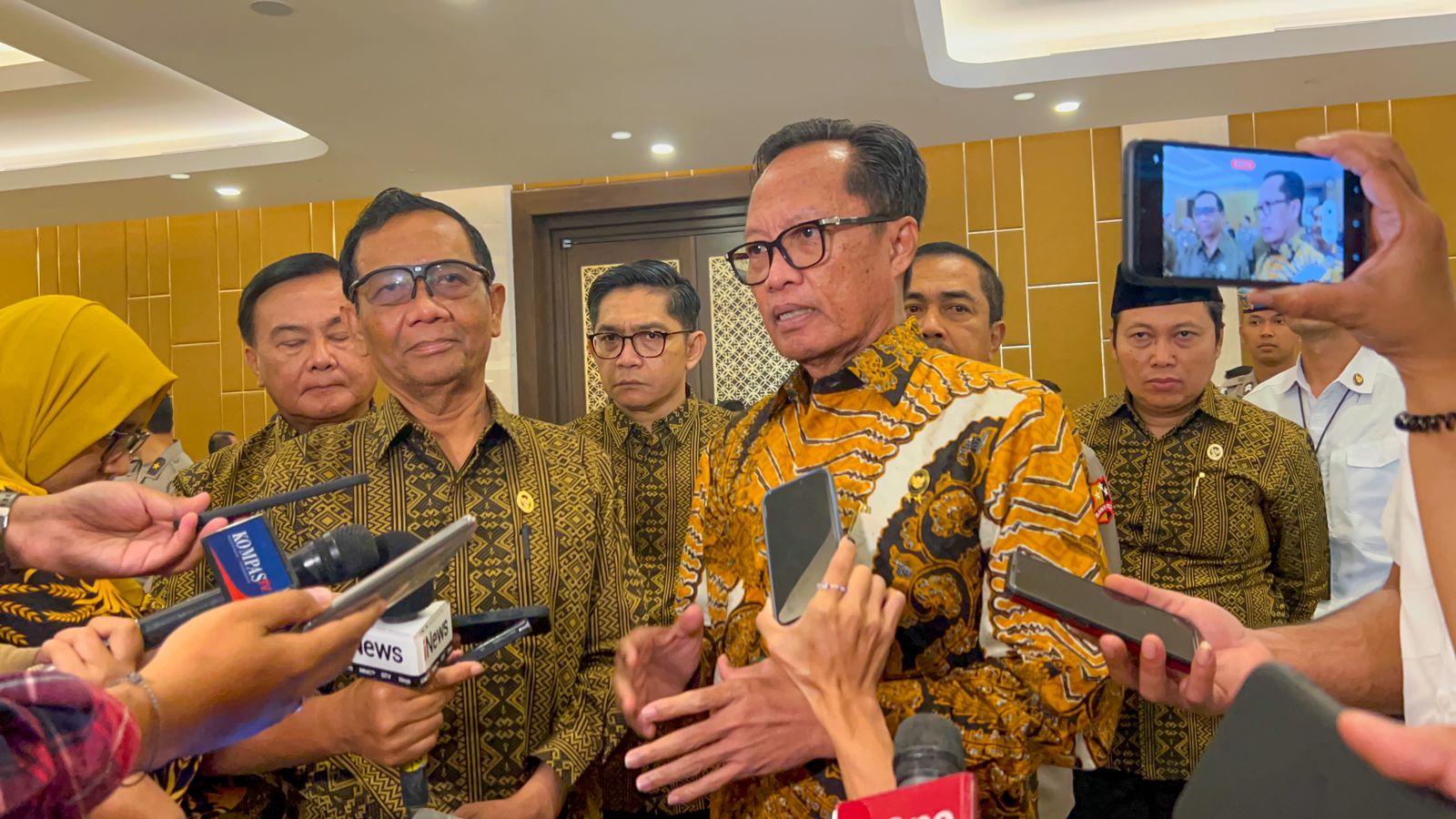 Diisukan Bakal Mundur dari Menko Polhukam, Mahfud MD Hari Ini Menghadap Jokowi di Istana