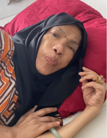 Blak-blakan Dorce Gamalama Minta Bantuan Megawati untuk Berobat: Saya Pernah Menghibur Ibu, Tolong Saya Bu