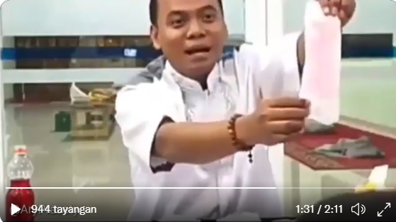 Video Gus Nur Jualan Pembalut Wanita Beredar, Begini Gayanya saat Ngetes Barang: Lho Basah Kan!