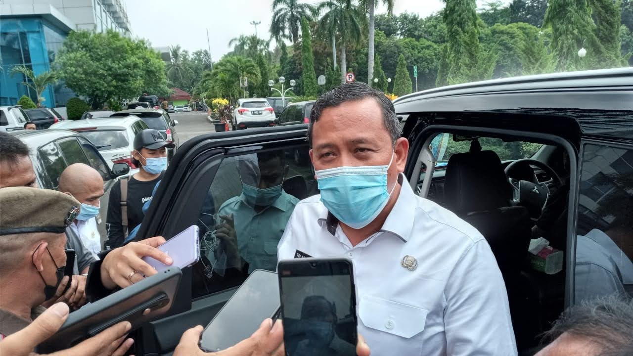 Plt Wali Kota Bekasi Mengingatkan, Euforia Copot Masker Jangan Berlebihan!