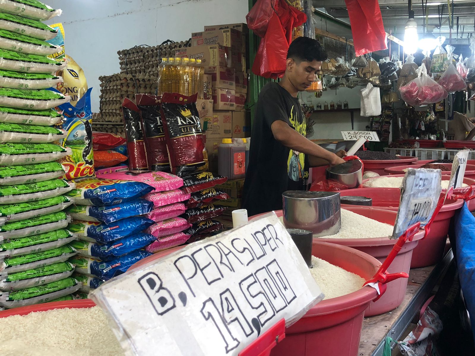 Harga Beras di Jakarta Turun, Stok di Pasar Induk Cipinang 32.000 Ton