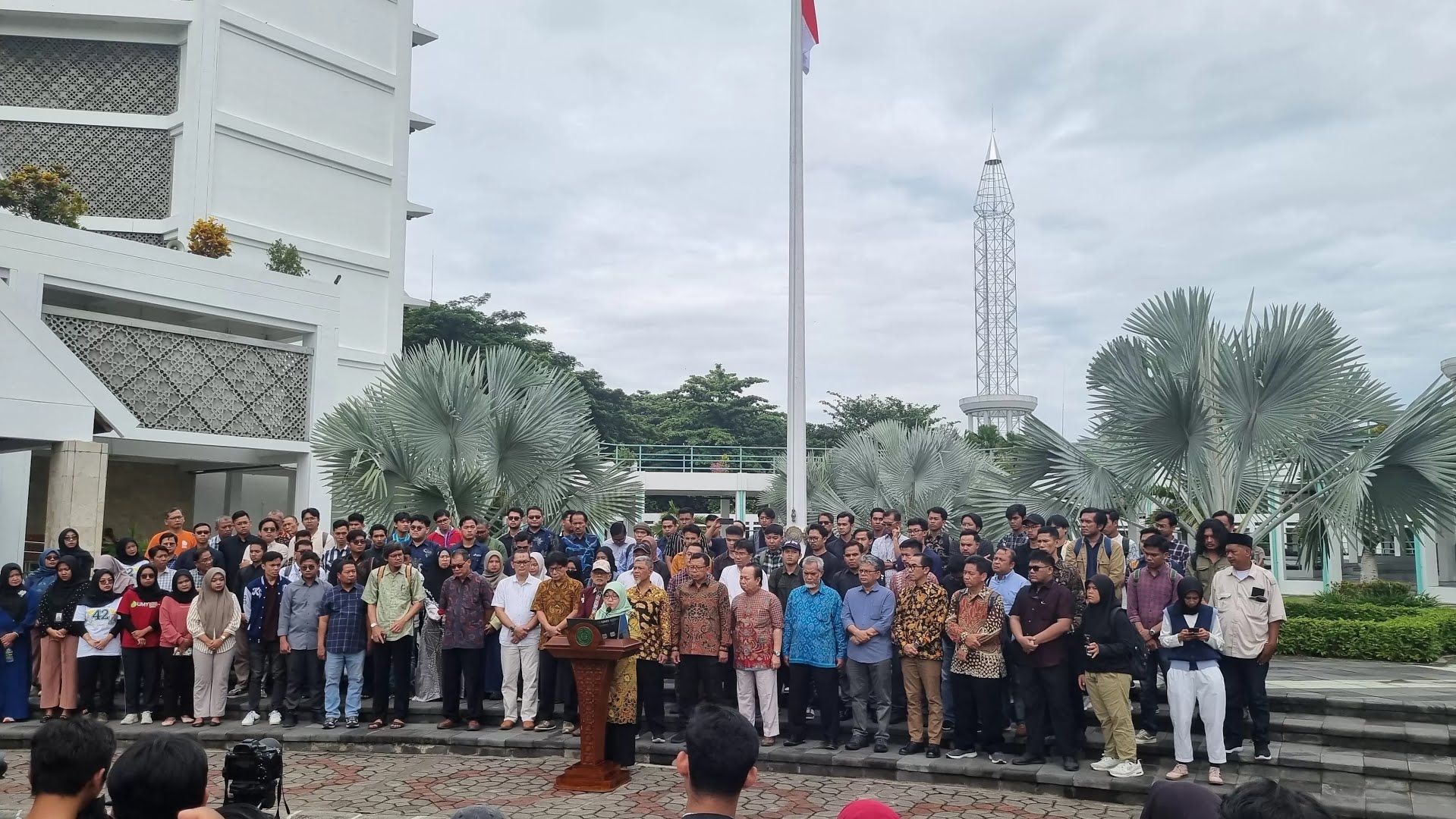 UYM Kritik Pemerintah Jokowi, Mulai dari KPK Dikebiri, Pejabat Doyan Korupsi hingga Ambisi Berkuasa dan Hilangnya Etika