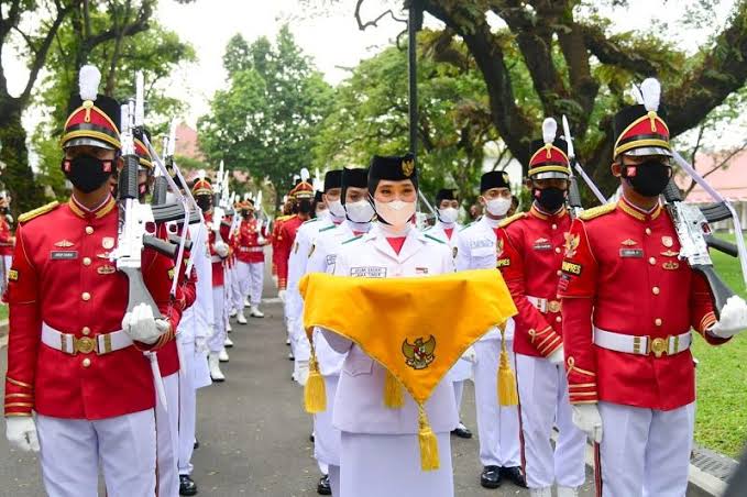 Profil Pancasila Sakti, Tim Paskibraka yang Bertugas dalam Upacara Penurunan Bendera Merah Putih HUT Ke-77 RI
