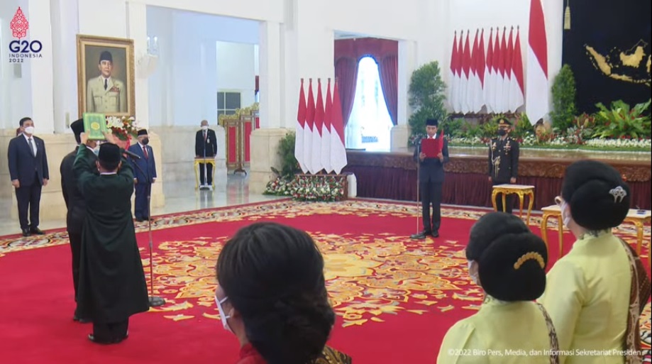 Jokowi Lantik Wali Kota Semarang Hendrar Prihadi sebagai Kepala LKPP