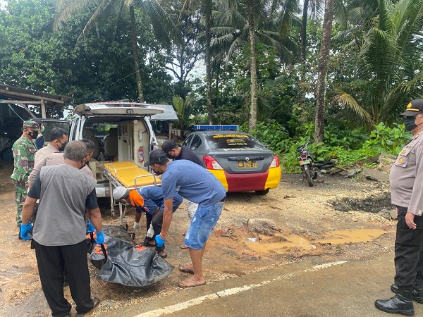 Ditemukan Mayat Dalam Kondisi Telanjang dan Kepala Hancur di Pantai Cimanuk Tasikmalaya