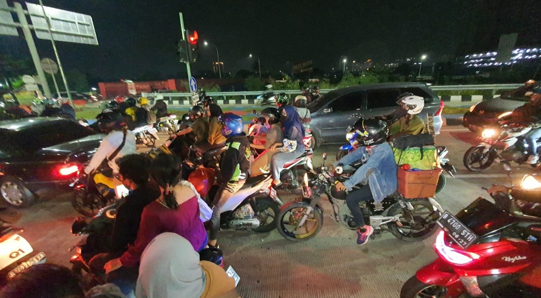 Info Mudik Terkini: Pemudik Sepeda Motor Mulai Padati Jalan Raya Kalimalang Menuju Pantura
