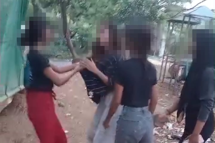 Seorang Wanita Remaja di Bekasi Jadi Korban Kekerasan Senior Akibat Kue Pancong
