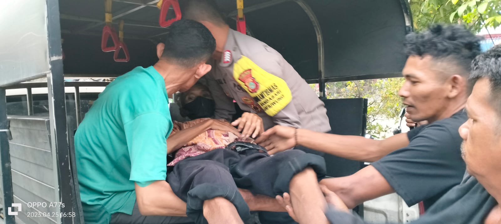Lansia yang Dibuang Keluarganya di Pinggir Jalan Kini Ditangani Dinsos Kabupaten Tangerang