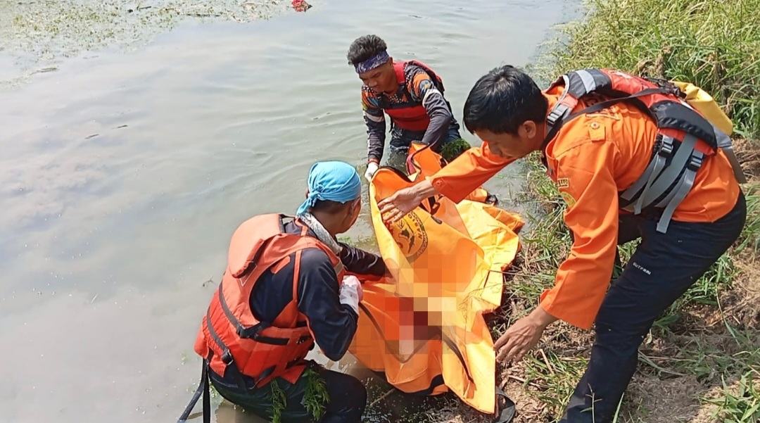 Mayat Wanita Ditemukan Mengapung, Usai Rayakan Ulang Tahun Melompat ke Sungai Kalimalang Bekasi