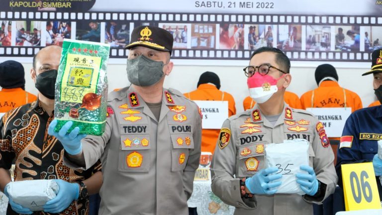 Perintah Irjen Teddy Minahasa ke AKBP Dody Prawiranegara: Tolong Pisahkan Seperempat untuk Bonus Anggota