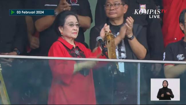 Ini Maksud dan Makna Megawati Soekarnoputri Pukul Ketungan Bambu di GBK 