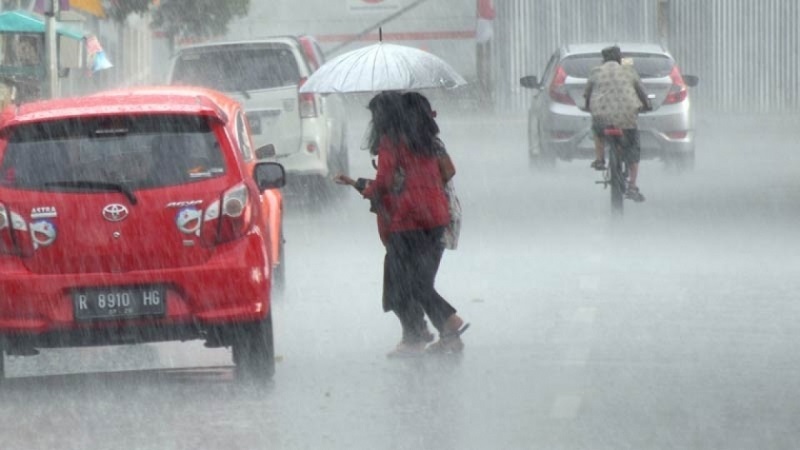 BMKG Minta Masyarakat Waspada Hujan Lebat Selama Arus Mudik Lebaran 2023