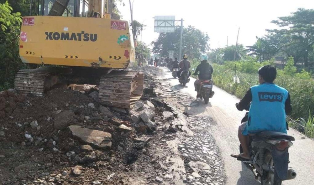 Pemkab Bekasi Kebut Perbaikan Jalan Amblas di Exit Tol Gabus Tambun Utara