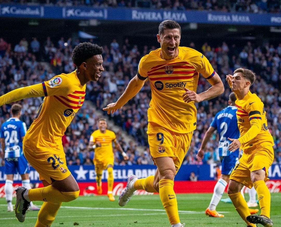 Takluk Espanyol 4-2, Barcelona Juara La Liga! 