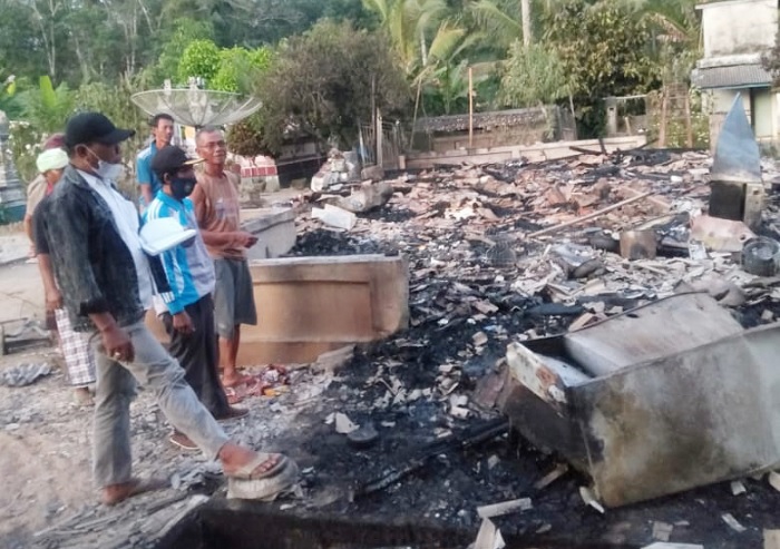 Pemilik Sedang Sembahyang, Rumah Beserta Uang Rp100 Juta Ludes Terbakar