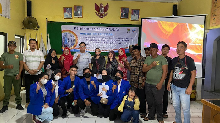 Tingkatkan Kompetensi Komunikasi Bagi UMKM di Desa Merak Tangerang, Dosen UEU Gelar Pengabdian ke Masyarakat