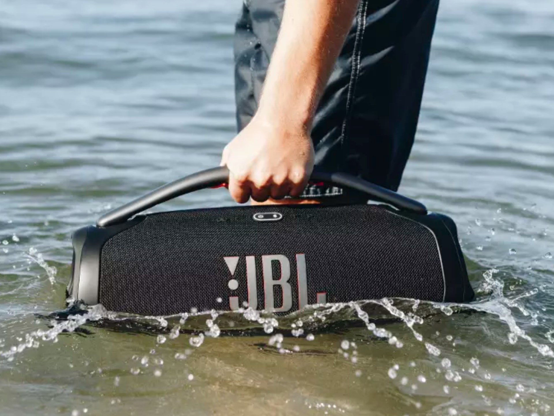 Rekomendasi Bluetooth Speaker JBL yang Bass-nya Paling Nendang