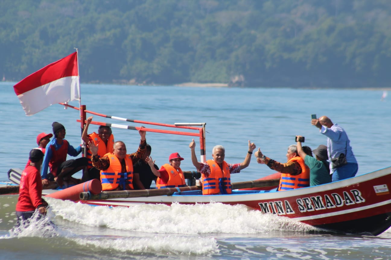 Berdayakan Nelayan di Cilacap, PLN Bantu Konversi Kapal Lawas Jadi Kapal Listrik yang Jauh Lebih Efisien