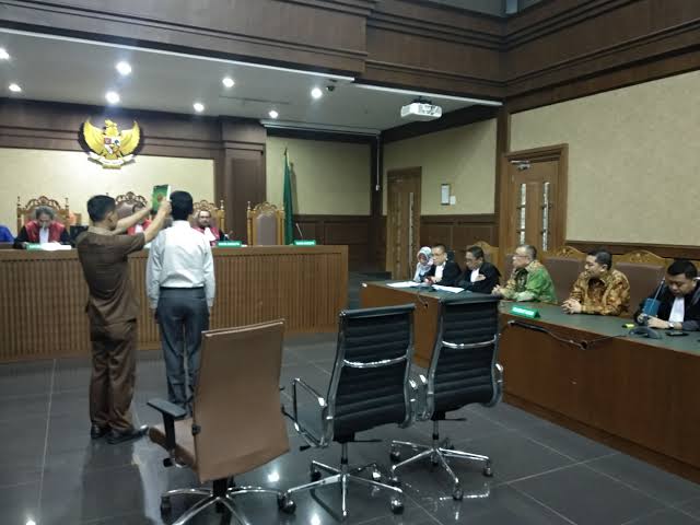 Pengadilan Di-lockdown, Hakim Tunda Sidang Vonis Dua Eks Pejabat Pajak