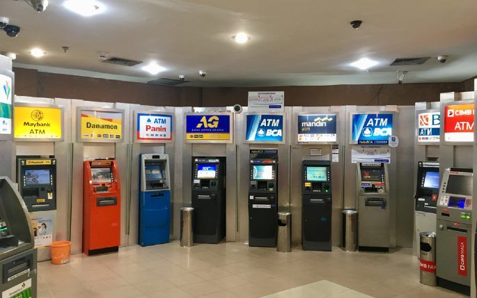Kartu ATM Diambil Pelaku Hipnotis, Pelaku Kuras Uang Tunai Dari Jakarta 