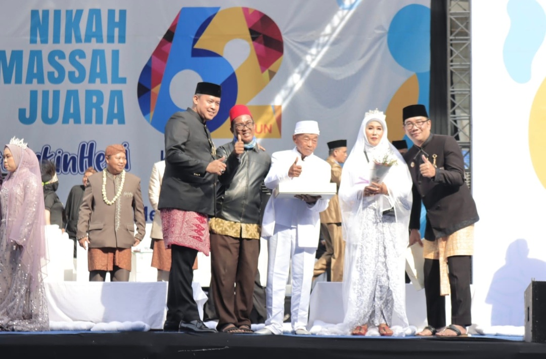 300 Pasangan di Jawa Barat Ikuti Nikah Massal Gratis di Stadion Patriot Candrabhaga Kota Bekasi 