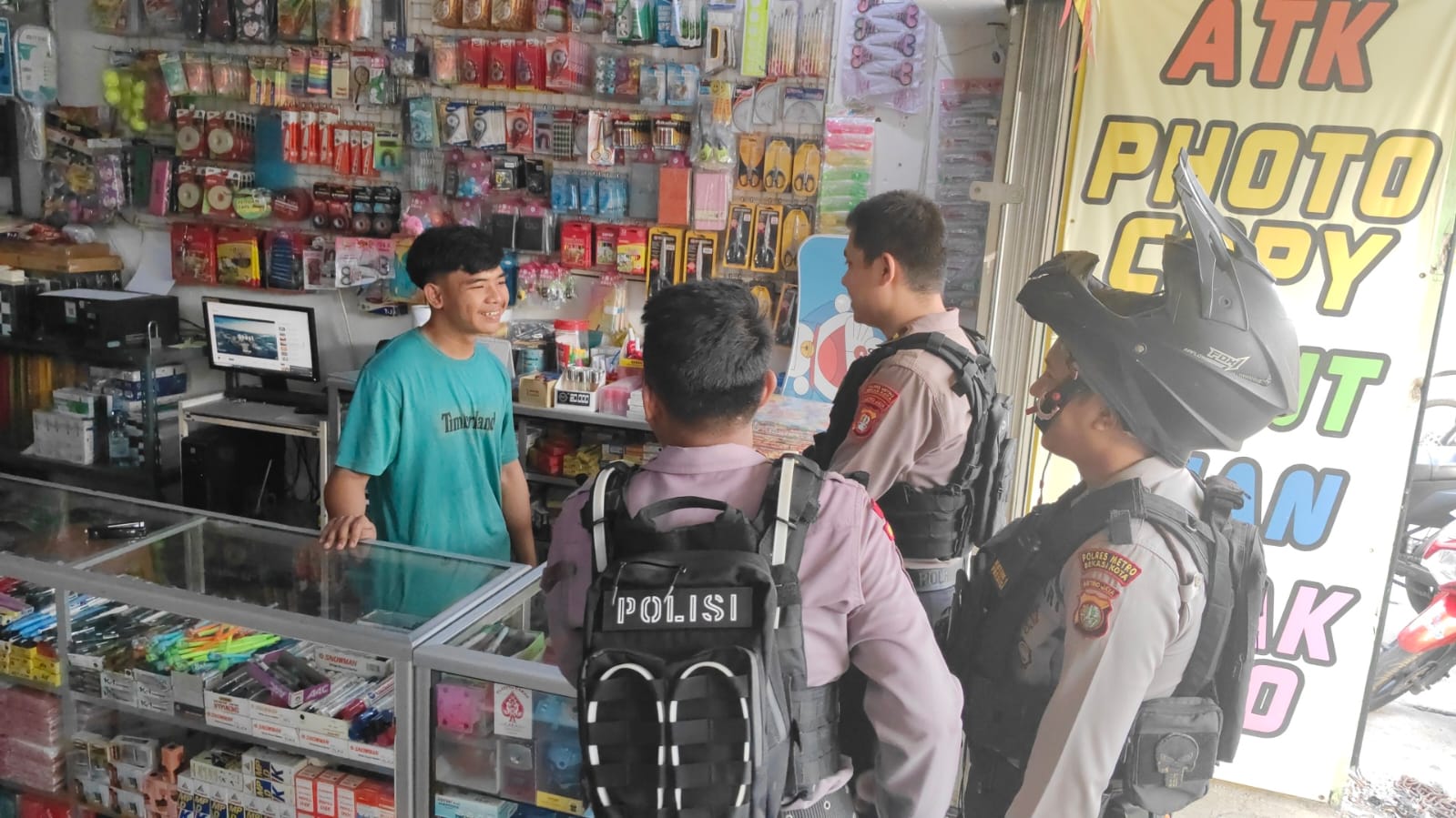 Viral Anggota Ormas Diduga Meminta Jatah Uang ke Kios Fotocopy di Bekasi, Polisi Gerak Cepat Mencari Pelaku