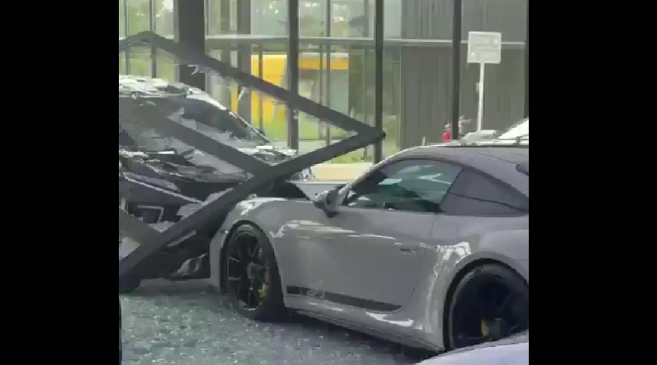 SJ Pengemudi XPander yang Tabrak Porsche 911 GT3 Sudah Ditahan, Netizen: Jual Ginjal pun Gak Nutup