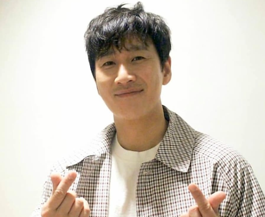 Profil Lee Sun-kyun Aktor Korea Selatan yang Tewas Bunuh Diri di Dalam Mobil