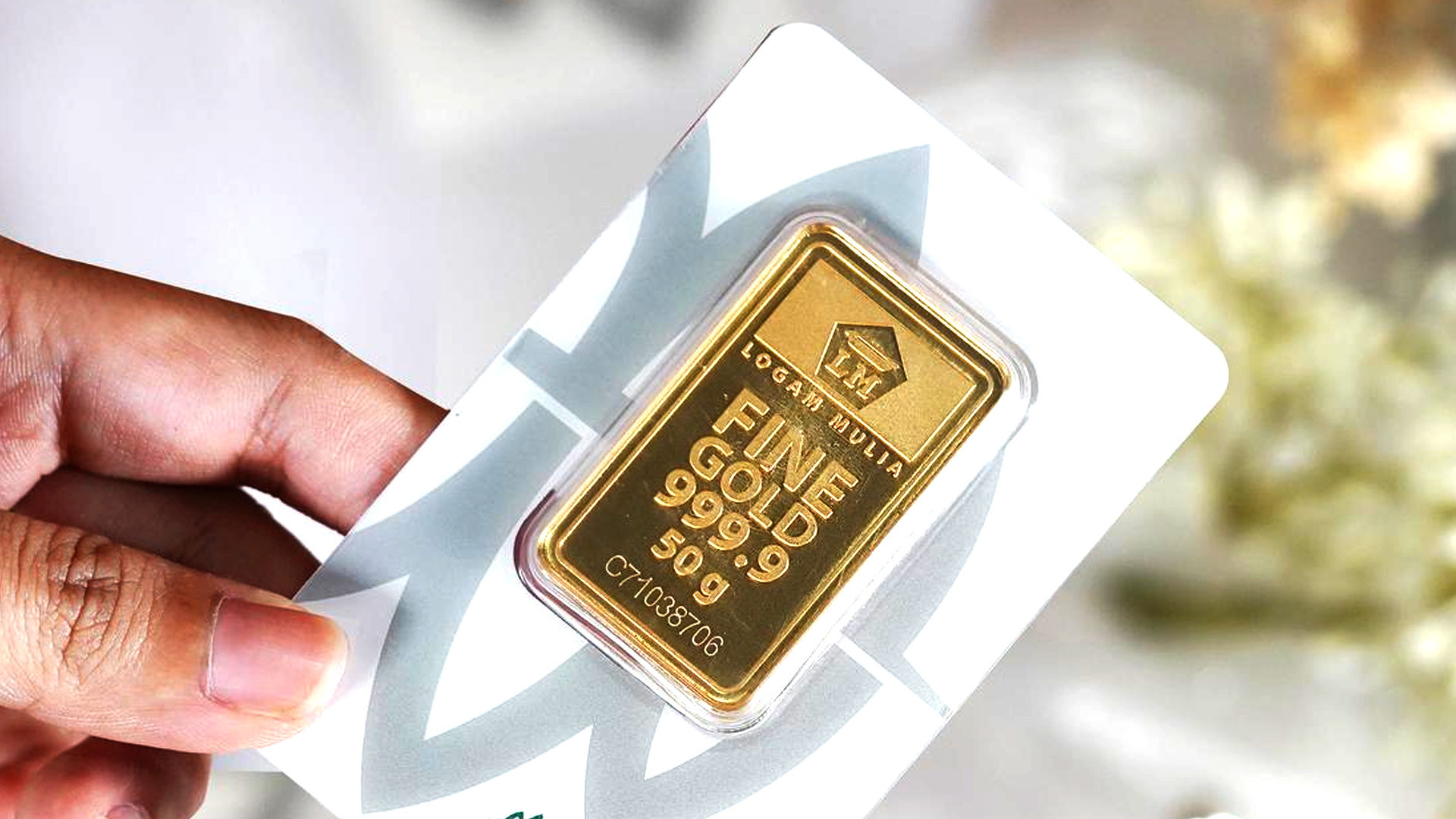 Awal Pekan! Harga Emas Antam Hari ini 17 April 2023 Turun Rp1.000 Per Gram Jadi Segini