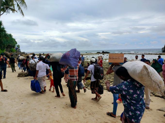 Kampung Warga Muslim Rohingya Diserang Tentara Myanmar, Belasan Tewas