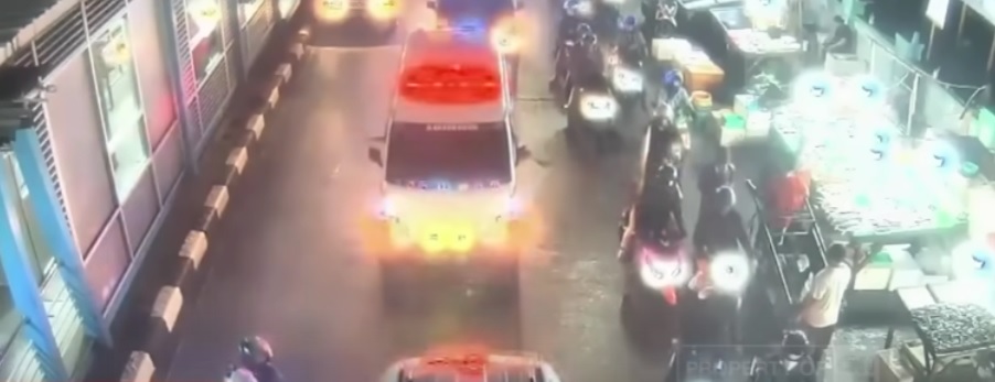Terekam CCTV, Detik-detik Ambulance Diduga Angkut Jasad Brigadir J ke RS Polri Dikawal Provost