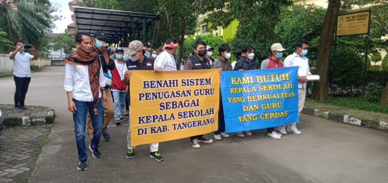 Diduga Ada Pesanan Dalam Seleksi Calon Kepsek, Kantor Dindik Kabupaten Tangerang Didemo