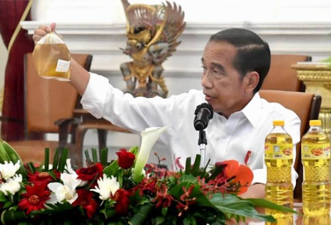 Jokowi Cerita Dihubungi Perdana Menteri Negara Tetangga Malam-Malam Minta Kirim Minyak Goreng