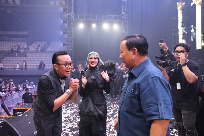 Ari Lasso Dapat Kejutan Spesial dari Prabowo di Hari Lahirnya: Terima Kasih Pak Menhan Kita