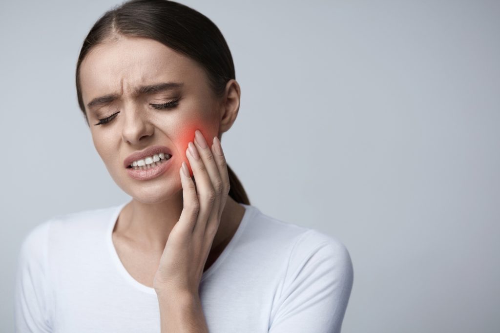 Tips Meredakan Sakit Gigi dengan Obat Alami: Alternatif untuk Kesehatan Gigi