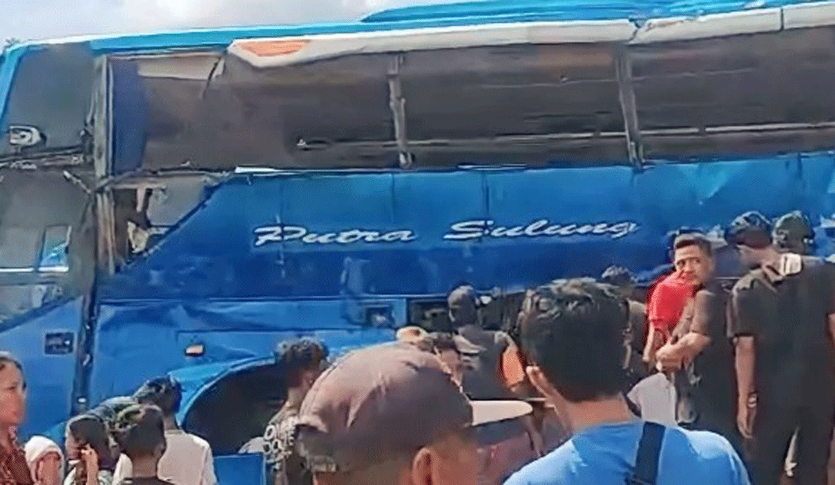 Seluruh Penumpang KA Ekspres Rajabasa Selamat, KAI: Bus Terseret Sekitar 50 Meter