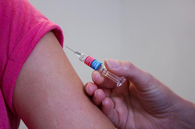 Nakes Kabupaten Bekasi Belum Dibooster Kedua, Masih Menanti Distribusi Vaksin