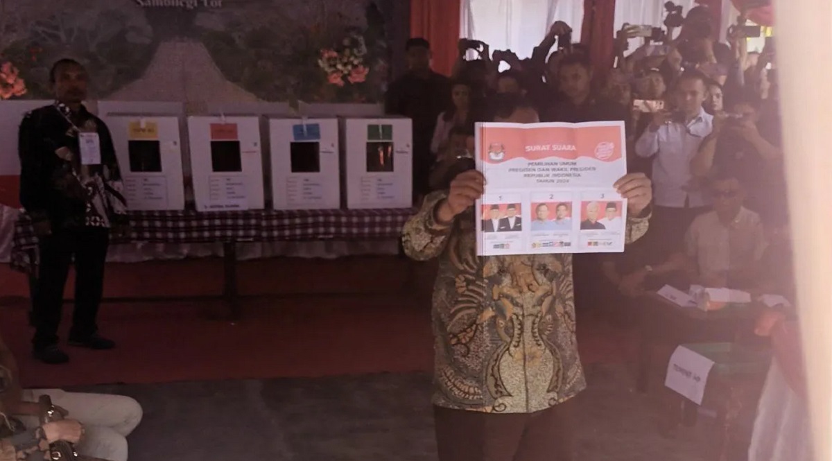 Mahfud MD Nyoblos di TPS Yogyakarta: Semoga Hasilkan Pemimpin yang baik