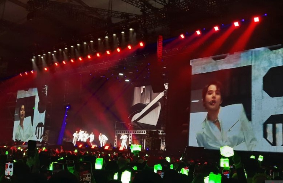 Konser NCT 127 Dibubarkan Polisi, 30 Orang Pingsan