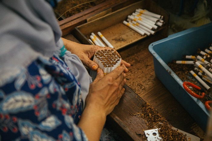 Jokowi Larang Penjualan Rokok Ketengan di Tahun 2023, Demi Menjaga Kesehatan Masyarakat