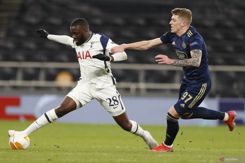 Napoli DIkabarkan Berhasil Pinjam Tanguy Ndombele dari Tottenham Hotspur