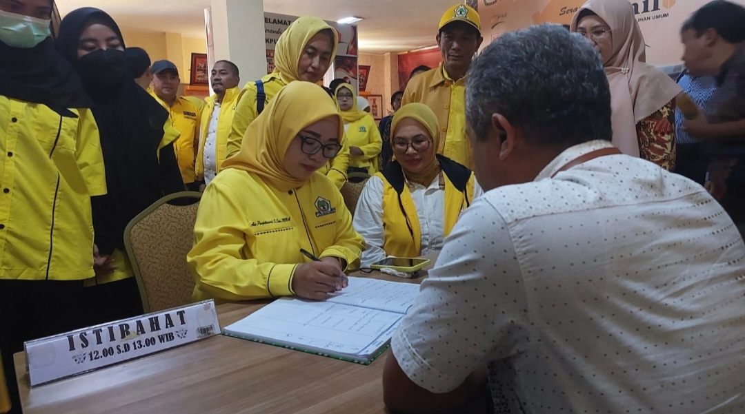 Partai Golkar Daftarkan 50 Bacaleg Ke Kantor KPU Kota Bekasi, 30 Persen Perempuan