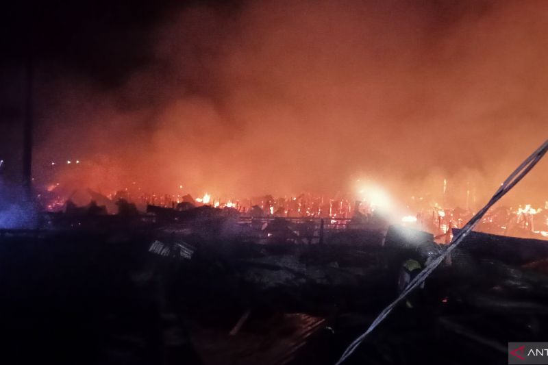 Kebakaran Hebat Hanguskan Puluhan Rumah di Kawasan Rindang Banua Pahandut Palangka Raya