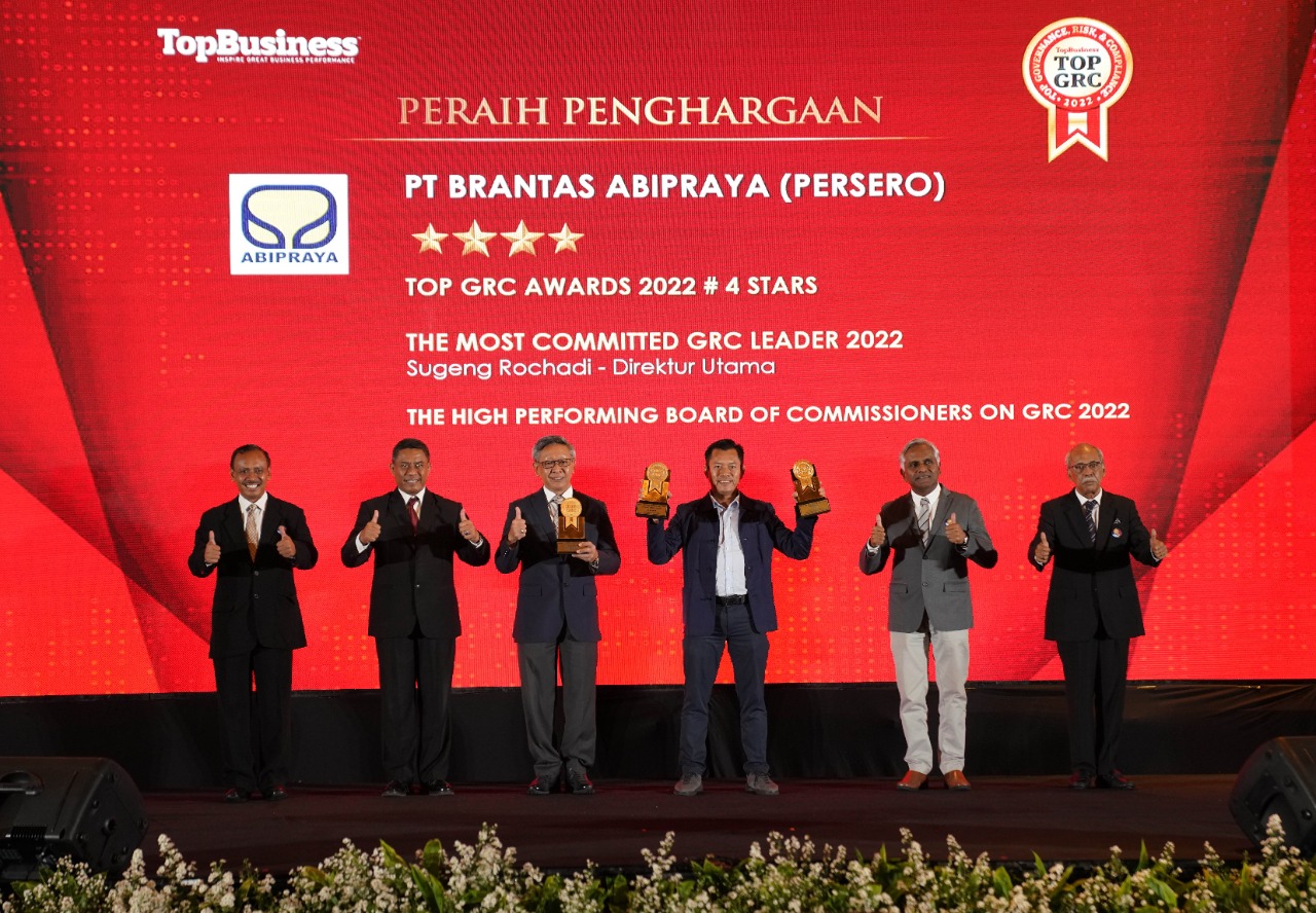 Brantas Abipraya Raih Tiga Award Governance Risk & Compliance 